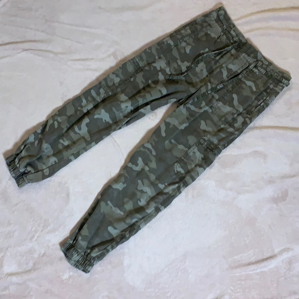 American Eagle Camo Jegging (jogger style?